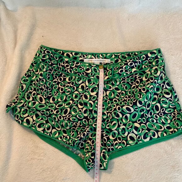 Vintage Diane Von Furstenberg shorts - Picture 4 of 6
